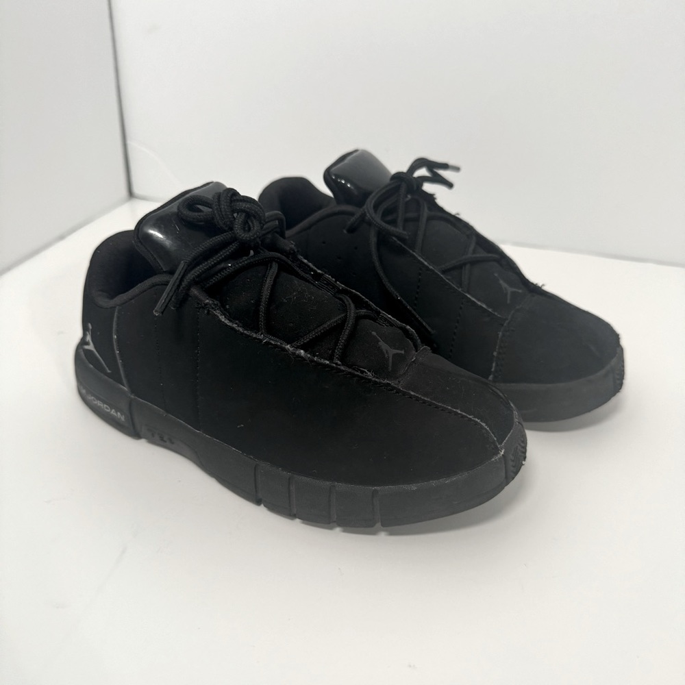 Jordan Team Elite 2 , low, triple black,size 10c toddler